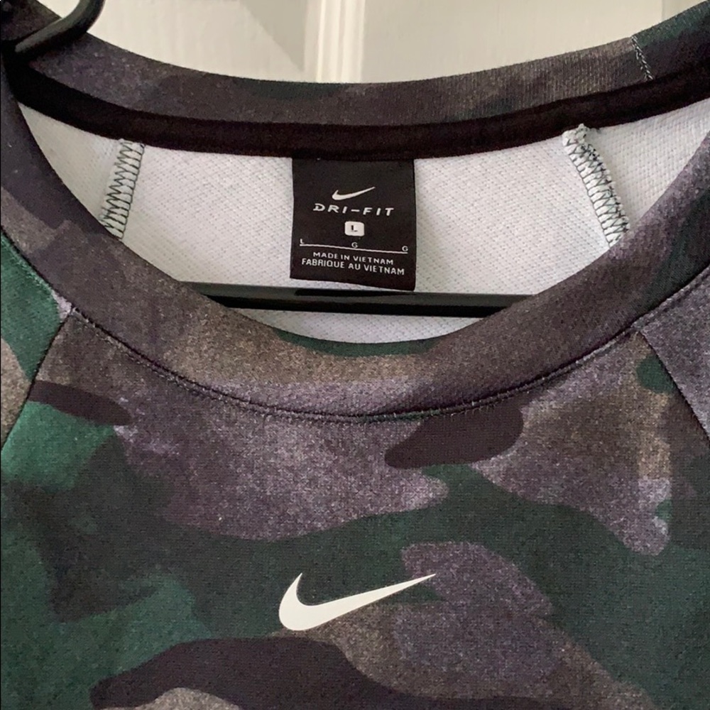 Nike top